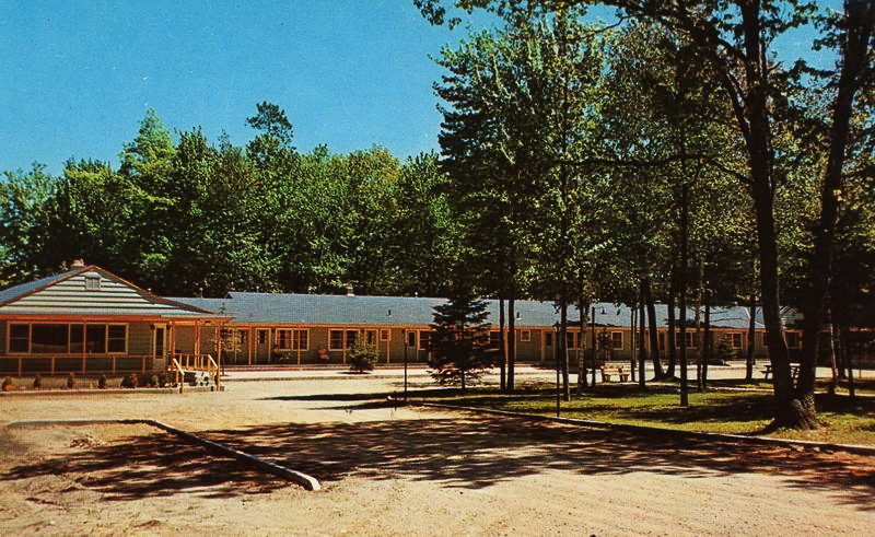 Deer Forest Motel (Sleepy Hollow Motel) - Vintage Postcard (newer photo)